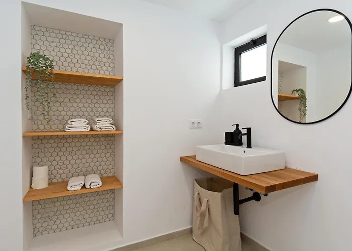 Luxury Ocean Views 2br House - Private Parking *